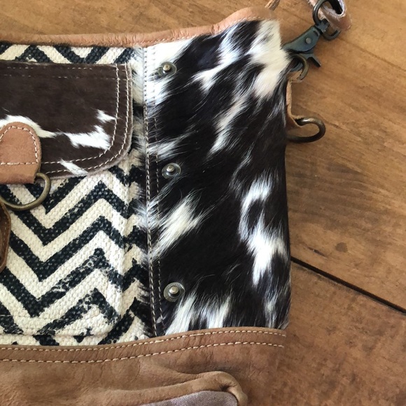 Myra Bag - Picture 3 of 11